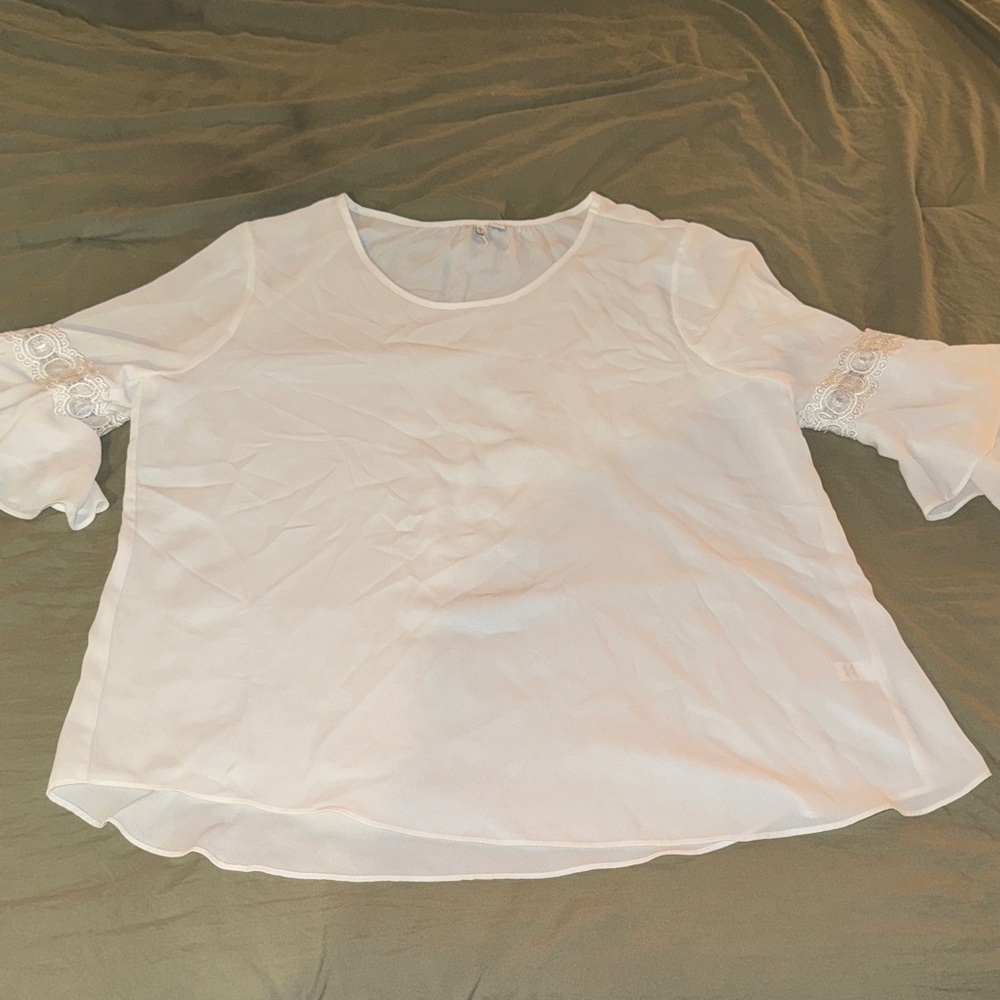 Chic White Lace Accent Women's Blouse